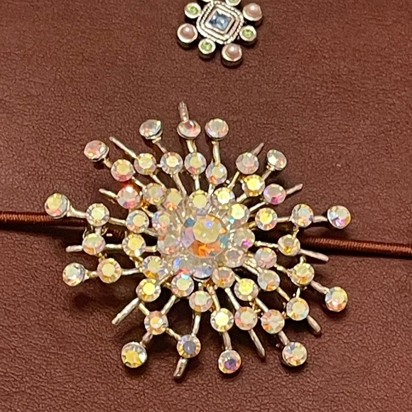 Brown Leather Journal with vintage jewelry accents - Picture 4 of 9